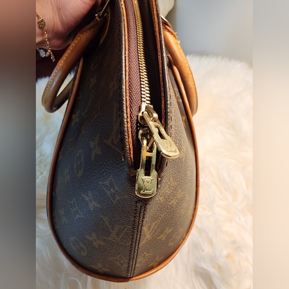 Louis Vuitton Monogram Canvas Ellipse MM Bag - Picture 4 of 10